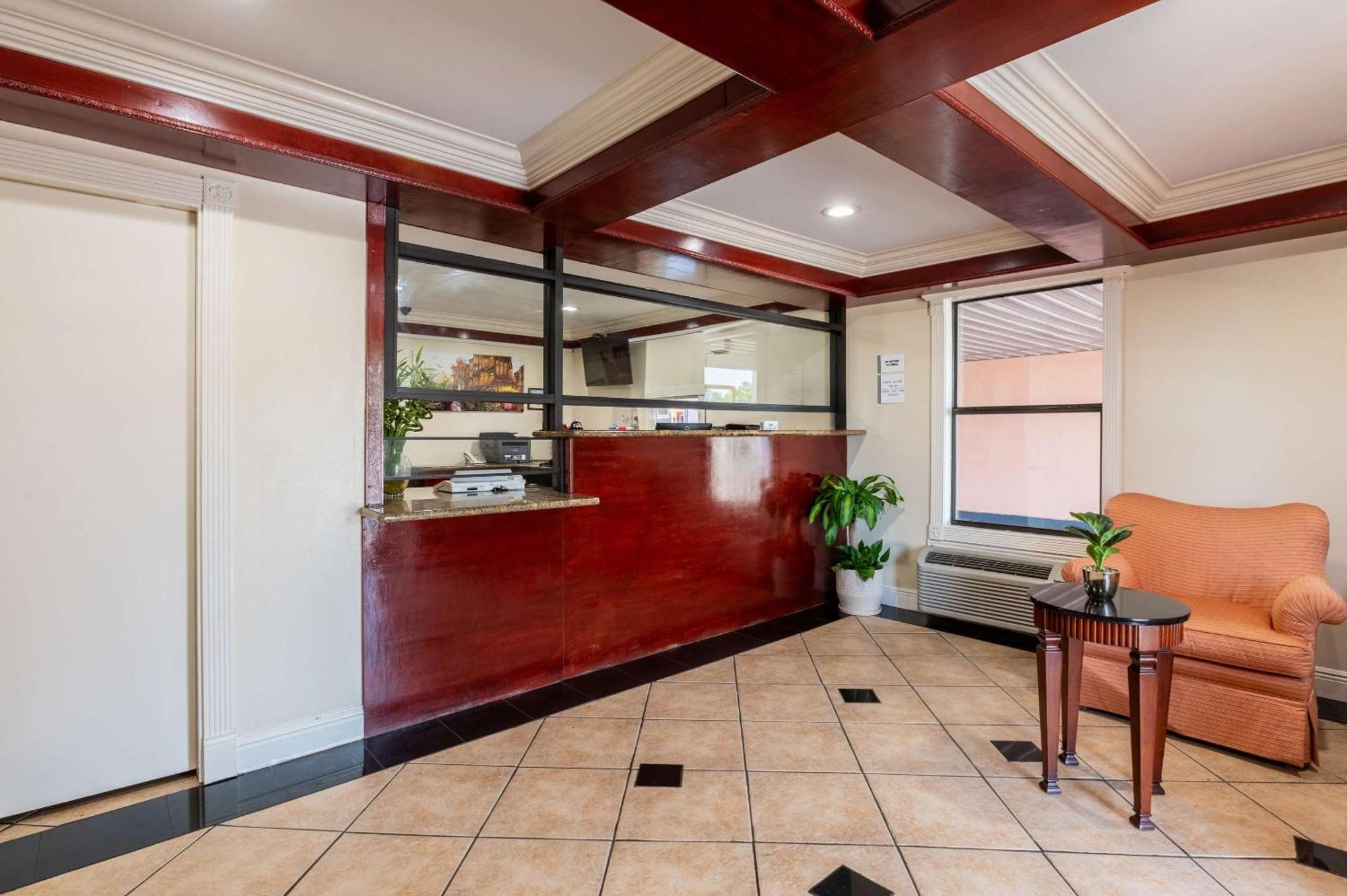Rodeway Inn & Suites East New Orleans Bagian luar foto