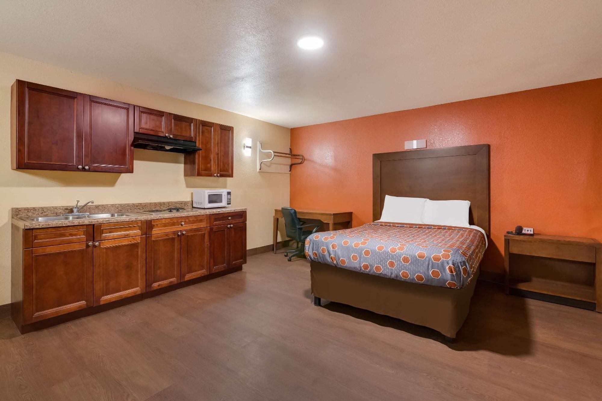 Rodeway Inn & Suites East New Orleans Bagian luar foto