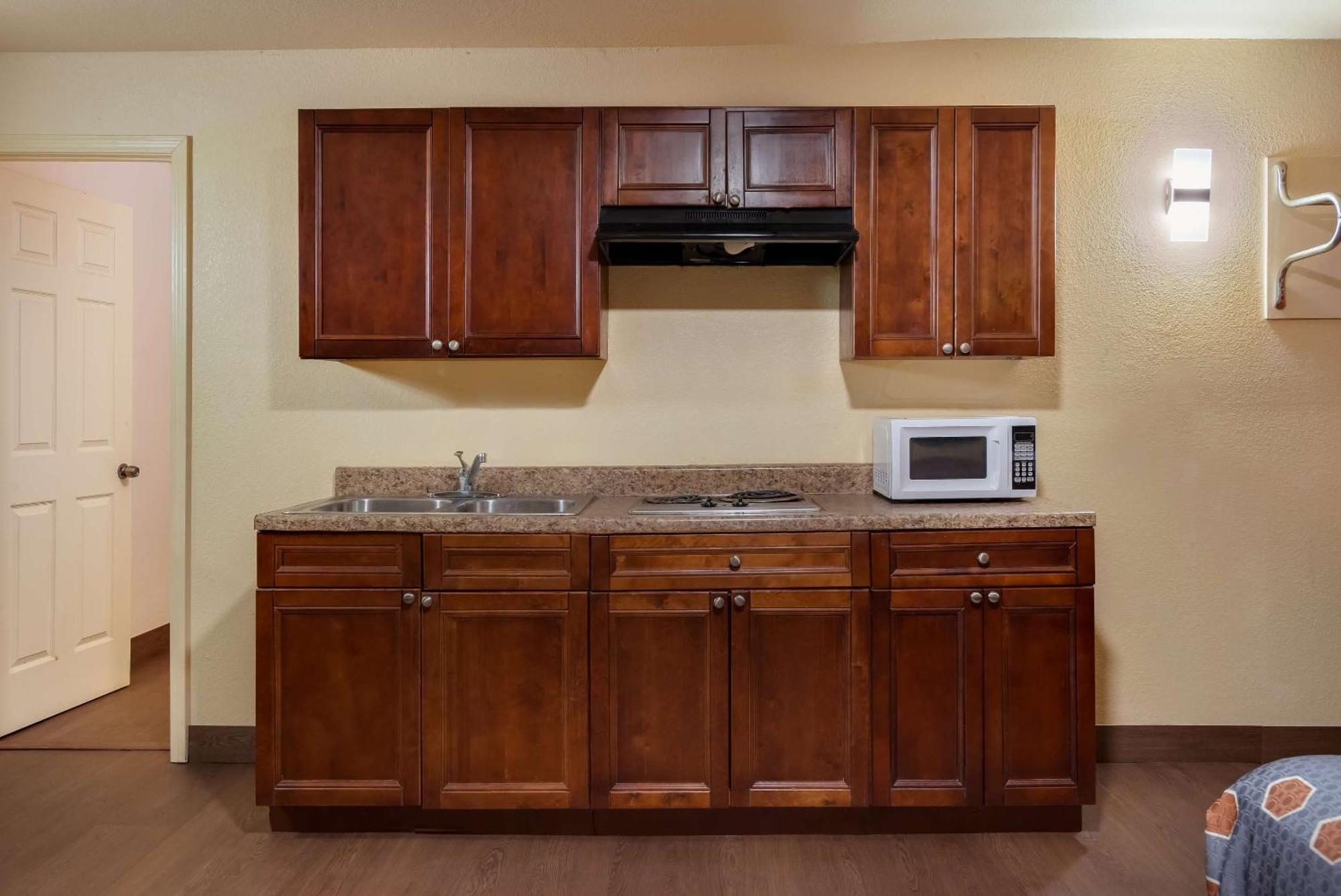 Rodeway Inn & Suites East New Orleans Bagian luar foto